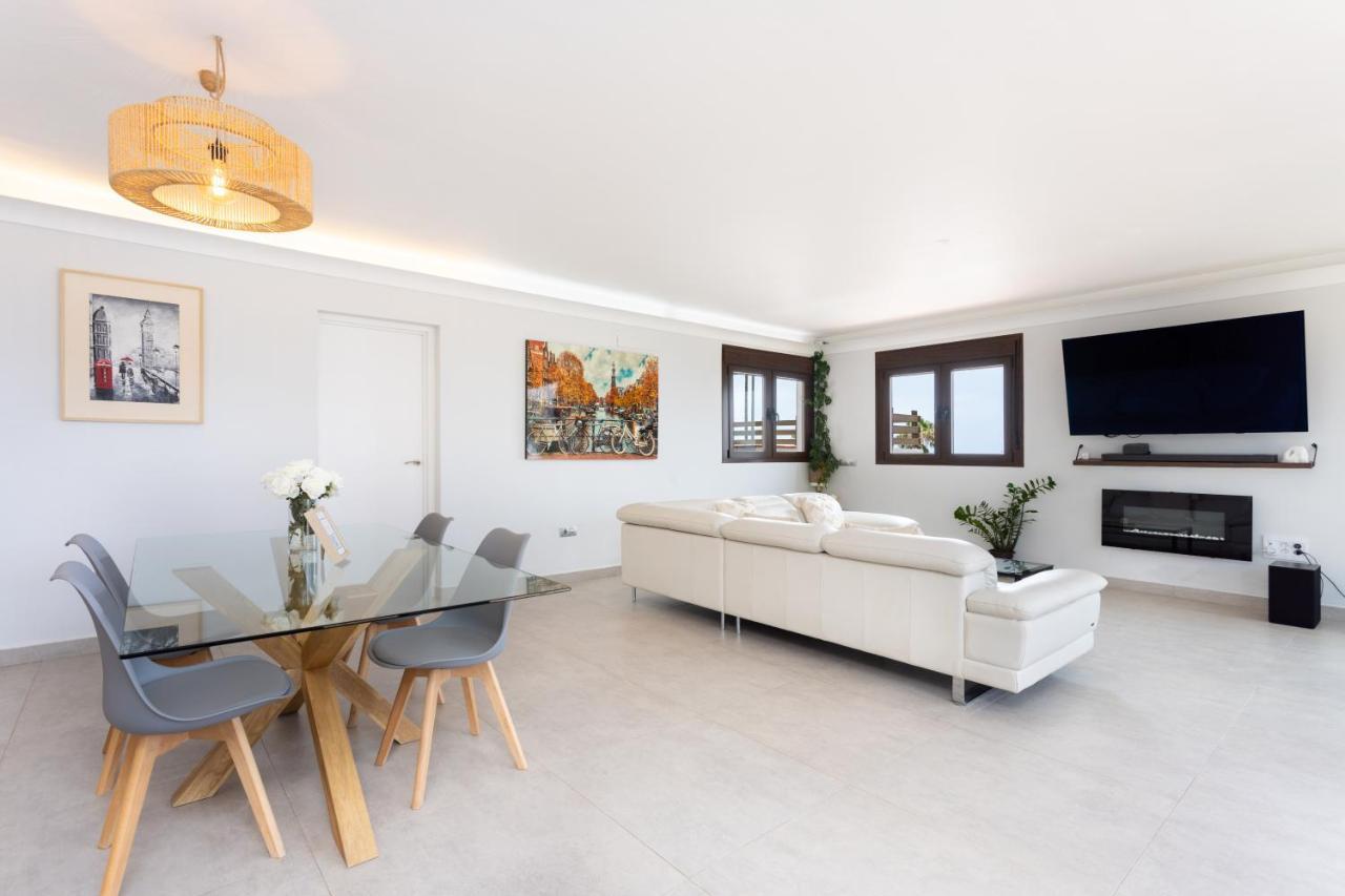 Home2Book Villa Alessandro, Design & Comfort Sauzal Exterior photo